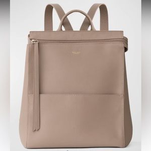 Mina Baie Harper Midi Leather Backpack - Desert